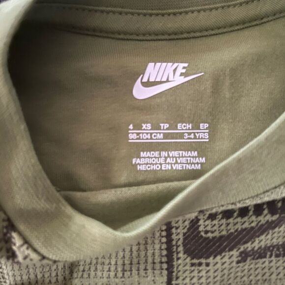 Boys NIKE 2 Piece Set Size 4 - Picture 6 of 8